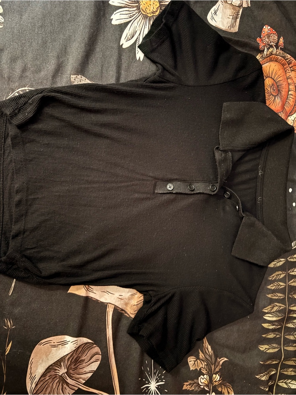 American Eagle Black Ribbed Polo Crop Top - Picture 2 of 2